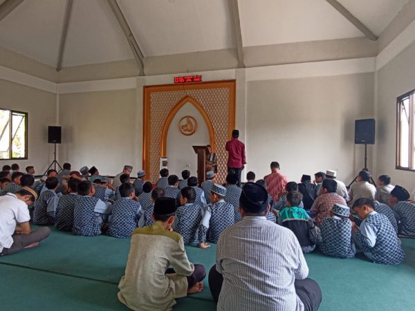 Sholat Jumat Perdana Masjid Al Arif YPIT Mutiara Hati